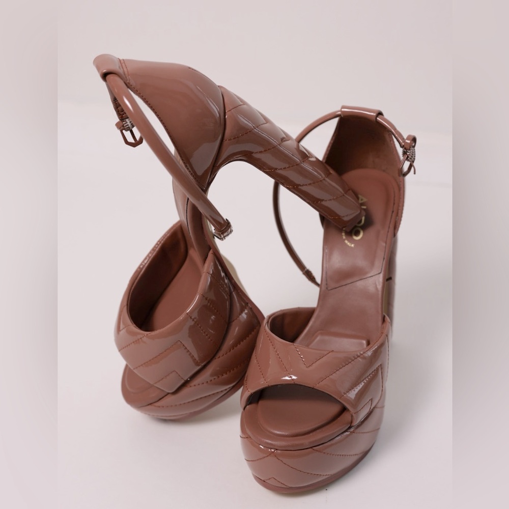 ALDO NEW IN BOX - size 6